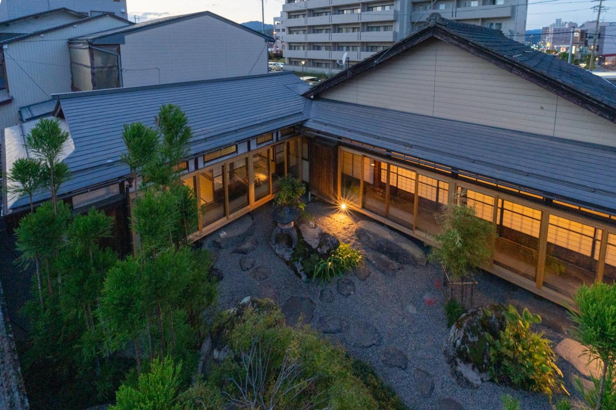 お宿一の華 Takayama  Exteriör bild